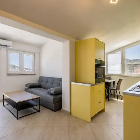 Nina - Patrik Apartamento Vinišće